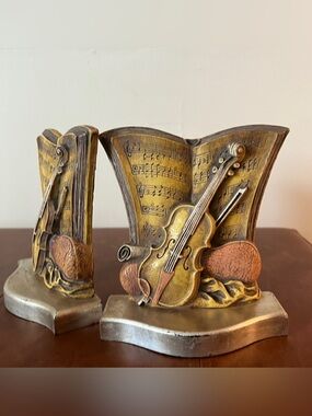 Vintage Syroco Wood Bookends Depicting Sheet Music and Violins  7”T x 6”W EUC